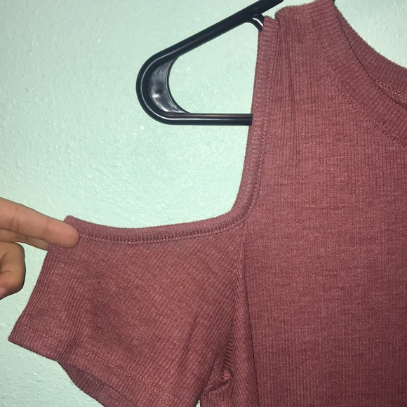 Off The Shoulders - Picture 2 of 3